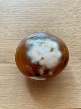 Charger l'image dans la galerie, Agate - Galet d'agate de Madagascar - vertus de l'agate en lithothérapie