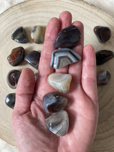 Charger l'image dans la galerie, Agate : Se connecter à ses sensations. Prendre soin de son corps. Rétablir ses limites corporelles. Détente du corps.