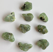 Charger l'image dans la galerie, Préhnite - forme libre - qualité extra