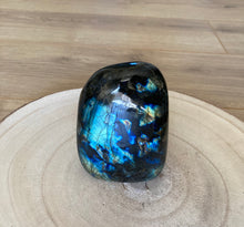 Charger l'image dans la galerie, Menhir en labradorite 815 GR