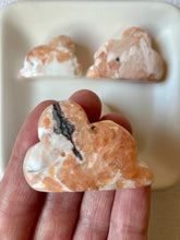 Charger l'image dans la galerie, Scolécite rose - nuage en scolécite rose - vertus de la scolécite rose en lithothérapie