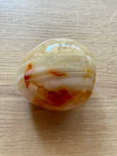 Charger l'image dans la galerie, Agate - Galet d'agate de Madagascar - vertus de l'agate en lithothérapie
