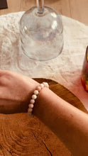 Charger et lire la vidéo dans la visionneuse de la Galerie, Vertus de l’Opale rose en lithothérapie - Bracelet d’opale rose
