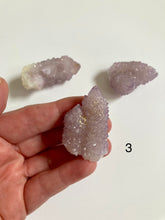 Charger l'image dans la galerie, Améthyste cactus - Pièces uniques brutes d'améthyste cactus - Vertus de l'améthyste cactus en lithothérapie
