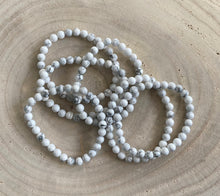 Charger l'image dans la galerie, Howlite - Bracelet 6 mm- Qualité A -
