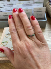 Charger et lire la vidéo dans la visionneuse de la Galerie, Bague OUI - Zoïsite à rubis
