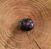 Charger l'image dans la galerie, Rhodonite galet
