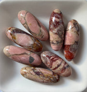 Opale rose d’Australie - Forme shiva lingam - Vertus de l'opale rose d'Australie