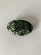 Séraphinite - vertus de la seraphinite en lithothérapie - galet de seraphinite